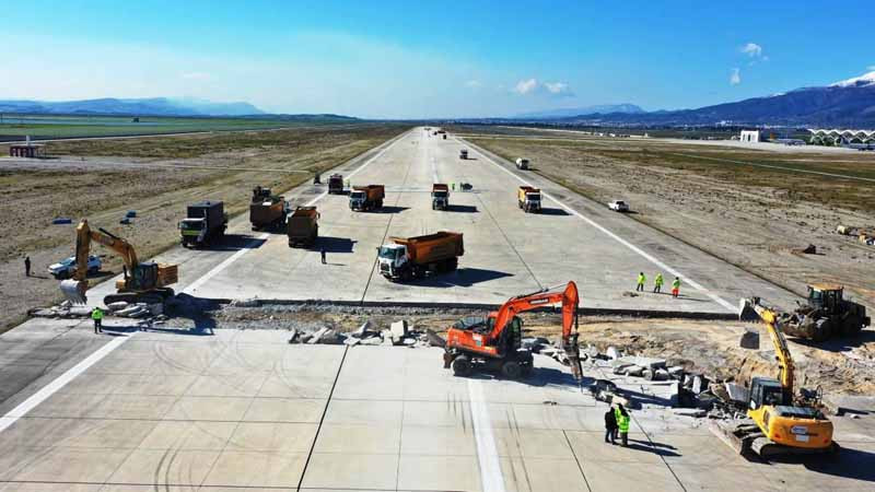 Hatay Havalimanı Ankara Büyükşehir Ekiplerine Emanet