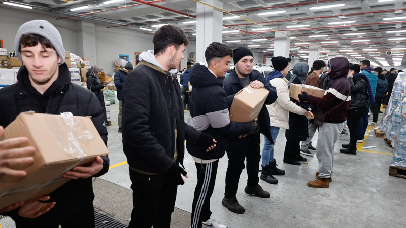 Sultangazi Belediyesi Deprem Yardımlarını Sürdürüyor