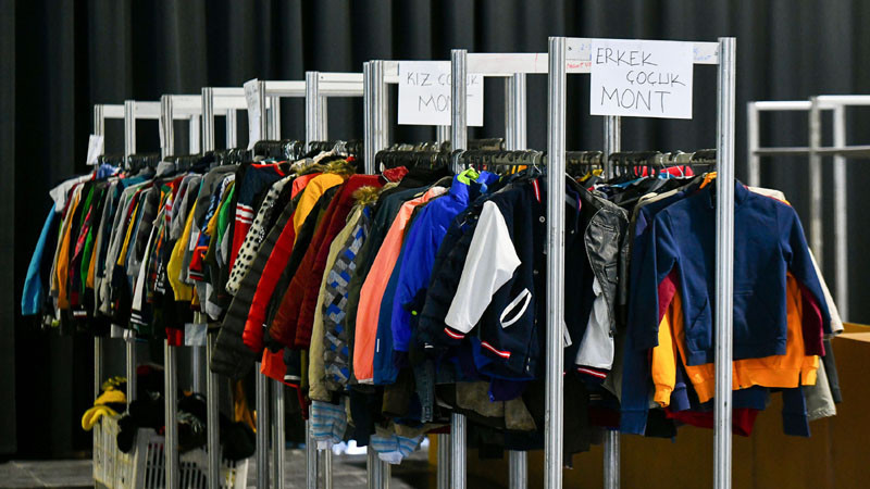 ANFA'da Depremzedeler İçin Giyim Mağazası
