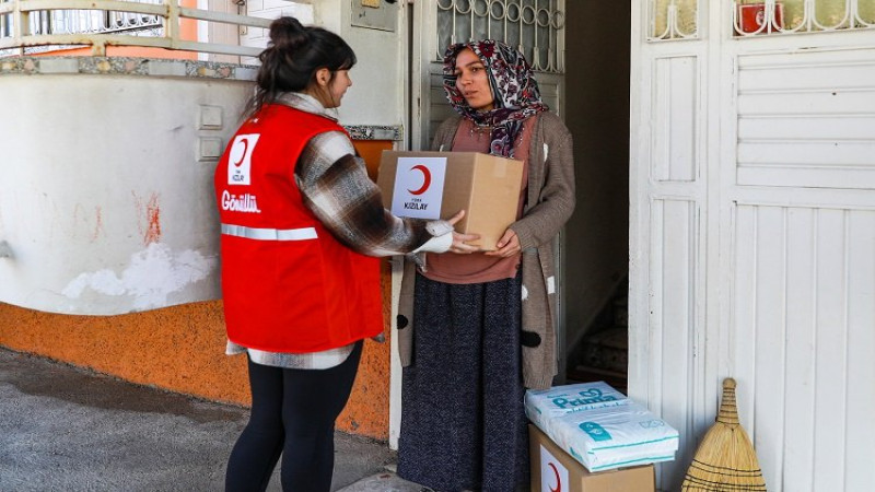 Kızılay'dan Depremzede kadınlara Whatsapp hattı