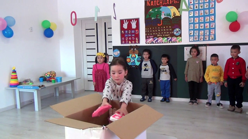 Kırgızistan'dan Depremzede Çocuklara Oyuncak