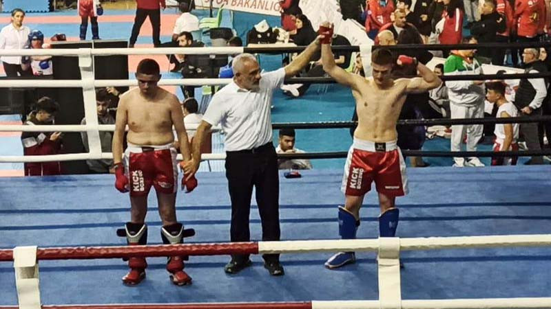 Kick Boks Türkiye Şampiyonası'nda Yenimahalle Damgası