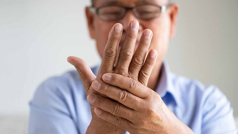 Parkinson belirtileri ve semptomları neler?