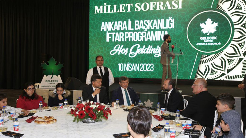 Davutoğlu Ankara İl Başkanlığı'nın İftarında Konuştu
