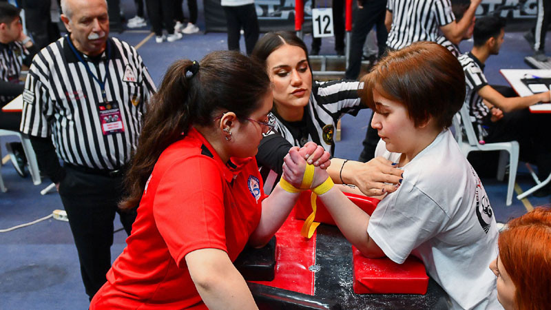 Türkiye Bilek Güreşi Şampiyonası Ankara'da Yapıldı