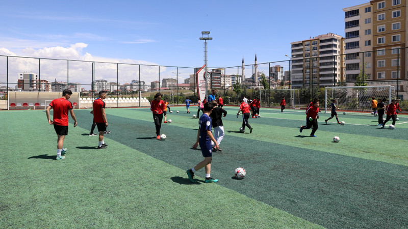 Etimesgut Belediyesi Futbol Akademisi Kurdu