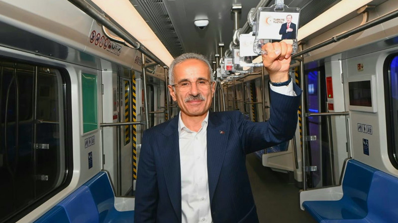 Ulaştırma Bakanı Uraloğlu'ndan Metro Açıklaması