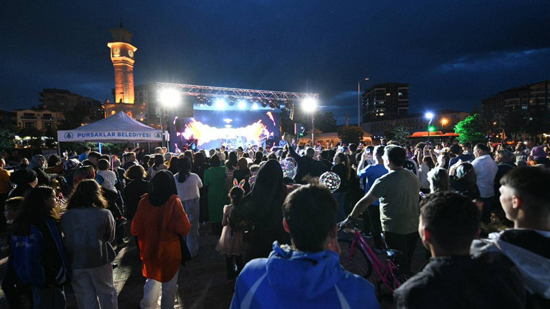 Pursaklar'da Yaz Konserleri Coşkusu Saray'da Başladı