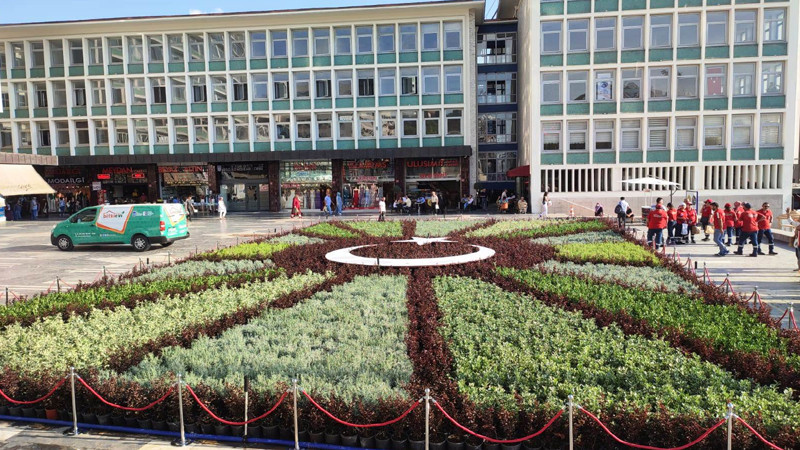Ankara Ulus Meydanı'na Peyzaj Çalışması Yapılıyor