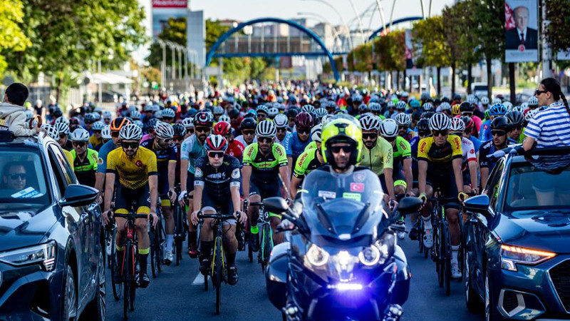 Ankara'da 'Decathlon Granfondo Bisiklet Yarışı' Düzenlendi