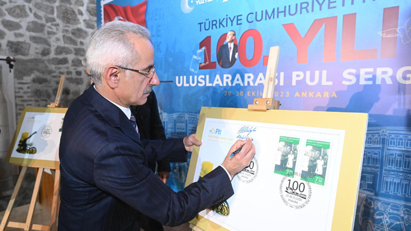 PTT'den Cumhuriyet'in 100. Yılına Özel Pul