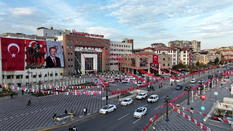 Keçiören'in Cadde ve Sokakları Türk Bayraklarıyla Süslendi