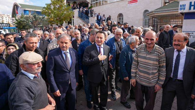 Ali Babacan Keçiören'de Vatandaşlarla Buluştu