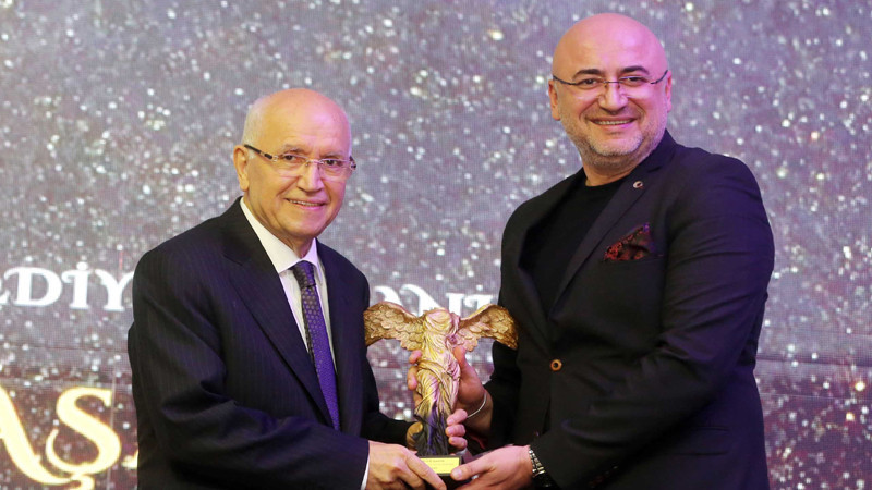 En Başarılı Belediye Başkanı Ödülü Fethi Yaşar'a
