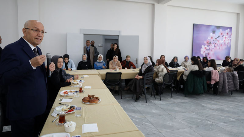 Fethi Yaşar Şentepe'li Kadınlarla Buluştu