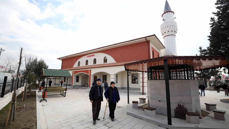 Batıkent'te Hacı Ziya Yaman Camii İbadete Açıldı