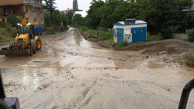 Mamak'ta Fen İşlerinden Sorunlara Anında Müdahale