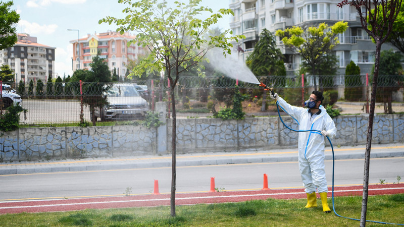 Mamak Belediyesi'nden İlaçlama Çalışmalarına Devam