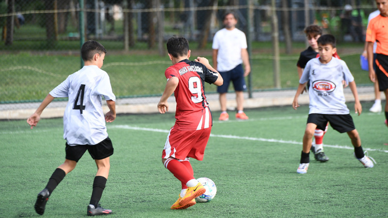 Mamak'ta Amatör Futbol Kulüpleri Turnuvası Başladı