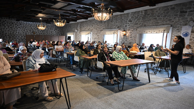 Altındağ'da Bilinçli Anne ve Mutlu Aile Semineri