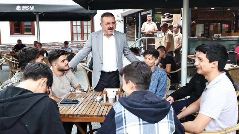 Sincanlılar Murat Ercan'a Yoğun İlgi Gösteriyor