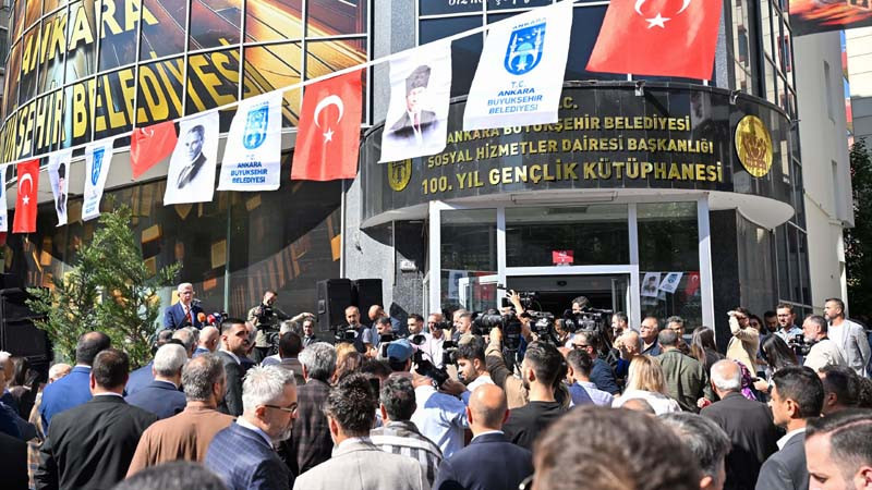 100. Yıl Gençlik Merkezi İzmir Caddesi'nde Açıldı