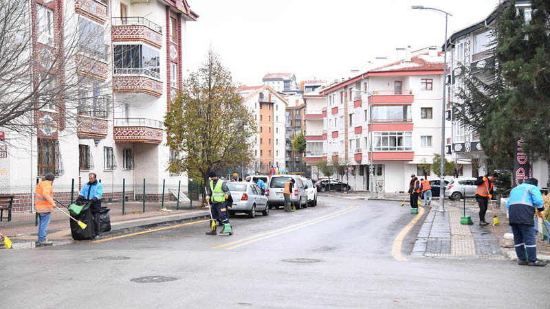 Pursaklar'da Tüm Cadde ve Sokaklar Temizleniyor