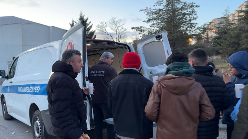 Sincan Belediyesi'nden Sabahları Sıcak Çorba