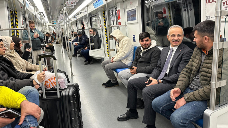 Türkiye'nin En Hızlı Metrosu Yolcu Rekoru Kırdı