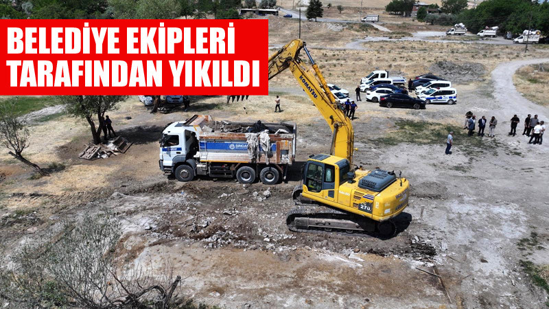 Sincan'da Kaçak Yapılara Geçit Yok: Yıkılıyor