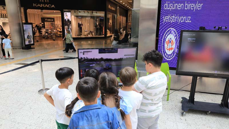 Keçiören'de Öğrencilere Teknoloji Dolusu Tatil Hediyesi