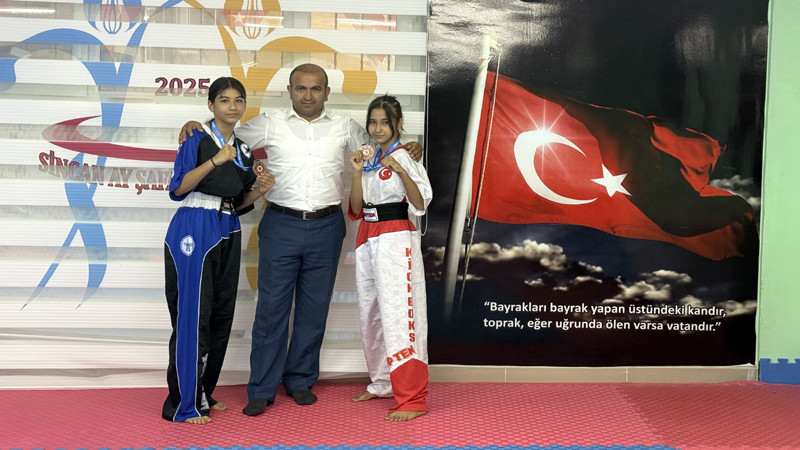 Sincan'ın Kızları Kick Boks'ta Dereceye Girdiler