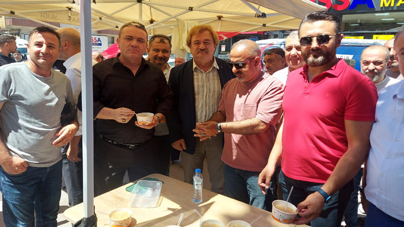 AK Parti Etimesgut İlçe Teşkilatı'ndan Aşure Dağıtımı
