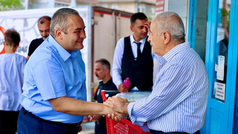 Sanatoryum Caddesi Esnaflarını Ziyaret Etti