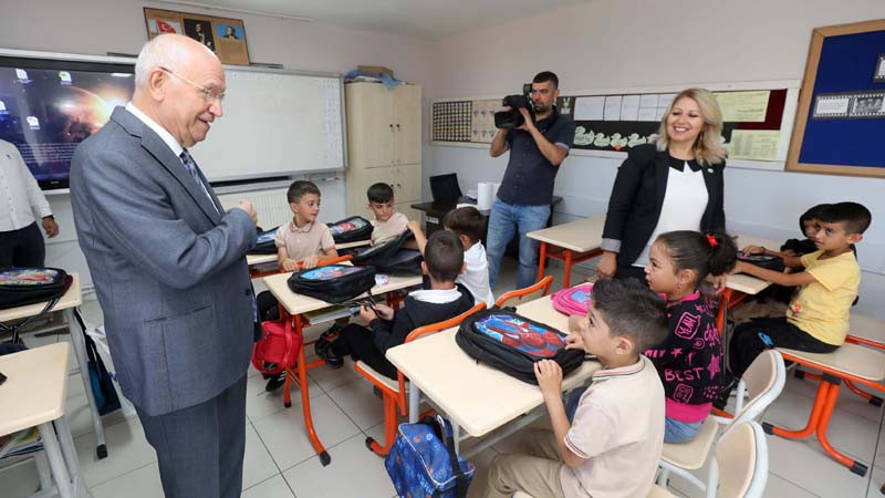 Yenimahalle Belediyesi'nden Kırtasiye Yardımı