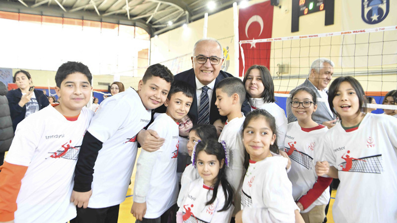 Fabrika Voleybol Projesine Ankara Büyükşehir Desteği