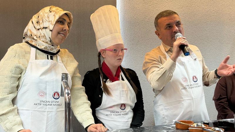 Murat Ercan Otizmli Bireylerle Aşure Yaptı