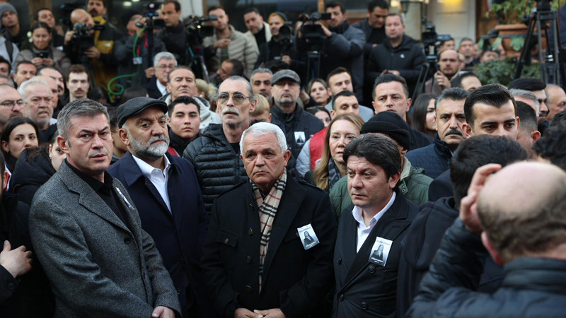 Veli Gündüz Şahin ve Erdal Beşikçioğlu Manisa'da