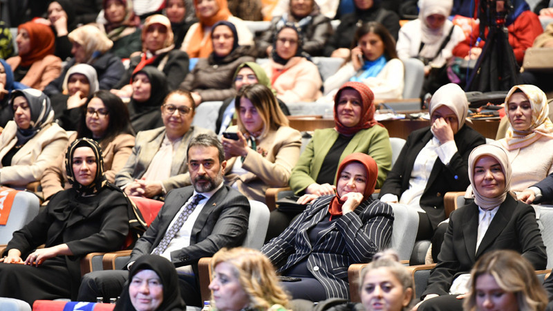 AK Parti'den Ankara'da Kadın Kolları İl Danışma Meclisi