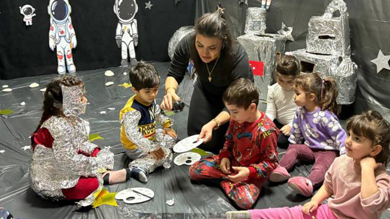 Bebek Kütüphanesi'nde Çocuklar Uzayla Tanıştı