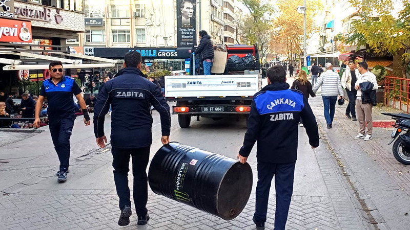 Çankaya'da Yaya Kaldırımları İşgalden Kurtuluyor