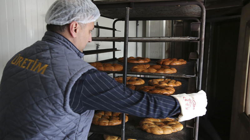 Halk Ekmek Mobil Fırın İle Sıcak Pide Üretiyor