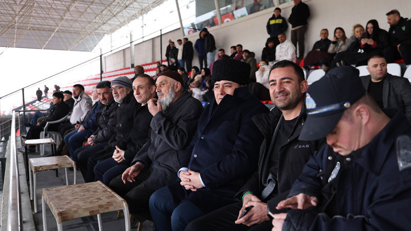 Mesut Özarslan'dan Bağlumspor'a Tribünden Destek