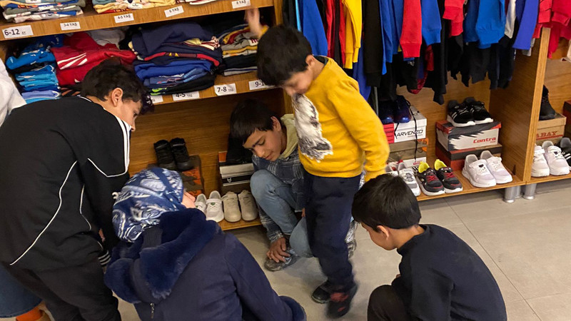 Pursaklar'da Yetim Çocuklara Bayram Hediyesi