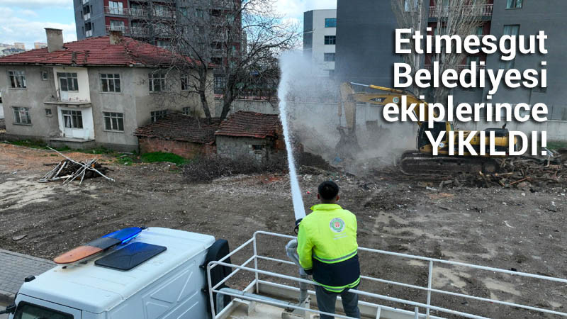 Yeşilova Mahallesi'ndeki Metruk Bina Yıkıldı