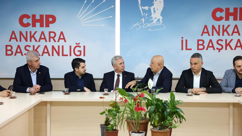 Mansur Yavaş'tan CHP Ankara İl Başkanlığı'na Ziyaret