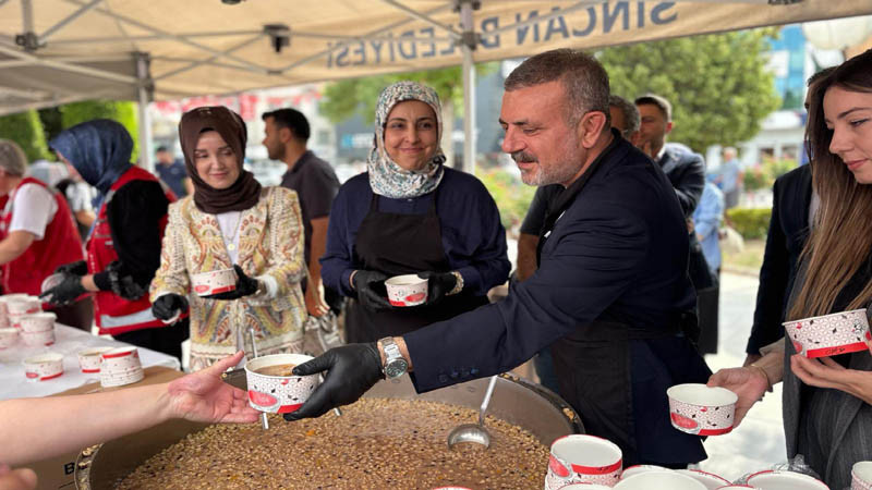 Sincan Belediyesi'nden Aşure İkramı