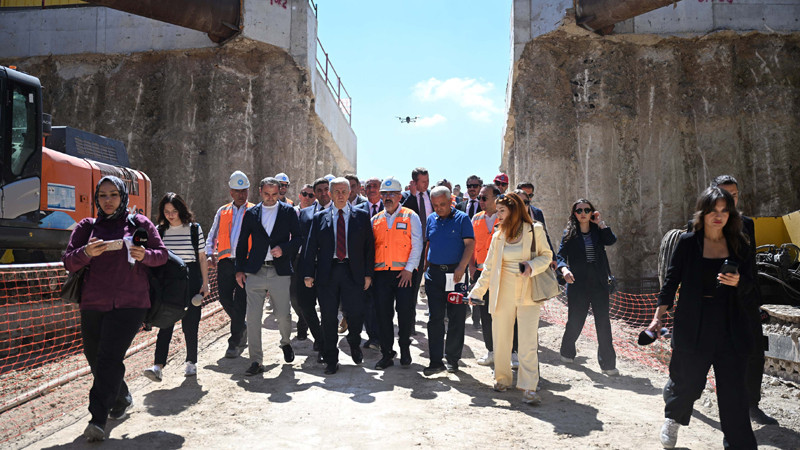 Mansur Yavaş Mamak Metrosu'nda İncelemelerde Bulundu