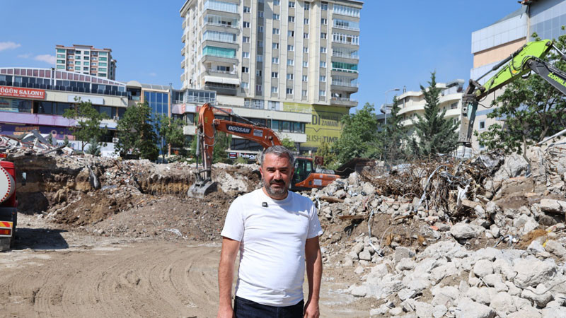Pursaklar'a Görkemli Kent Meydanı Yapılıyor