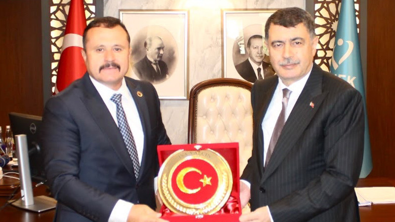 İsa Yalçın'dan Vasip Şahin'e Ziyaret